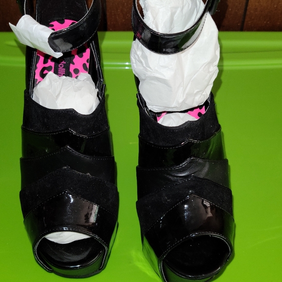 Shoes - Picture 2 of 2